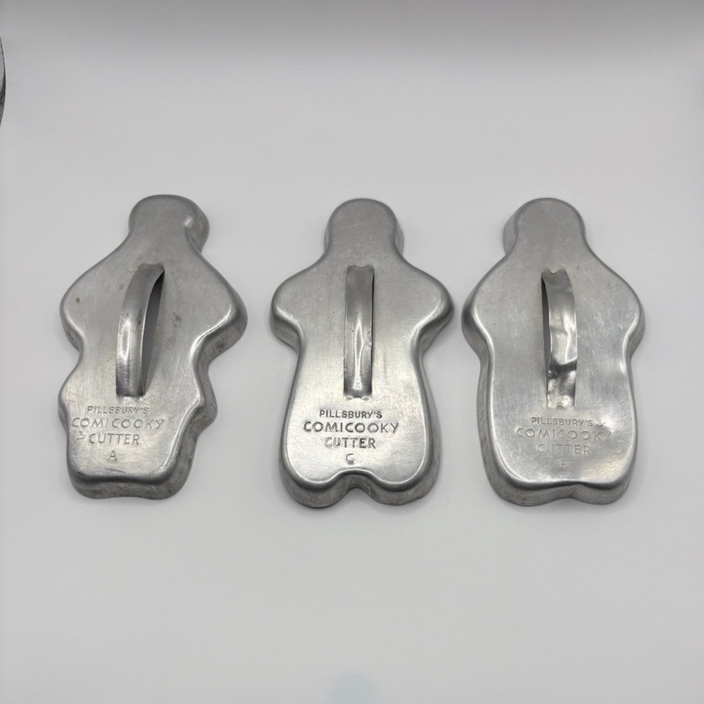 Vintage Pillsbury's Comicooky Metal Gingerbread Man Cookie Cutters Set of 3
